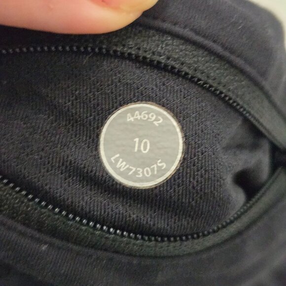 Lululemon Groovy Run Short Women's Size 10 Black Lined Running Workout Training - Picture 9 of 10